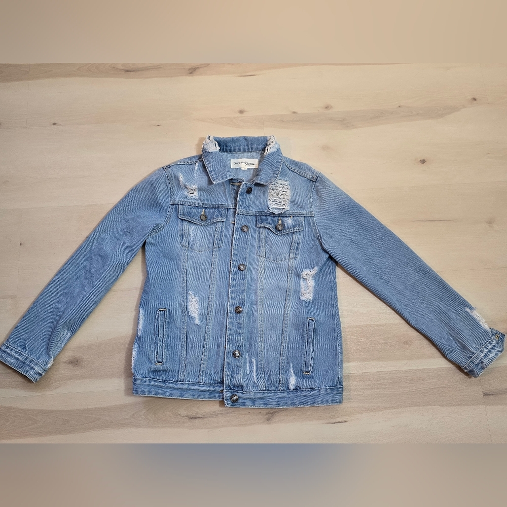 Young Hearts Run Free Artistically Distressed Blue Denim Jacket Size Medium